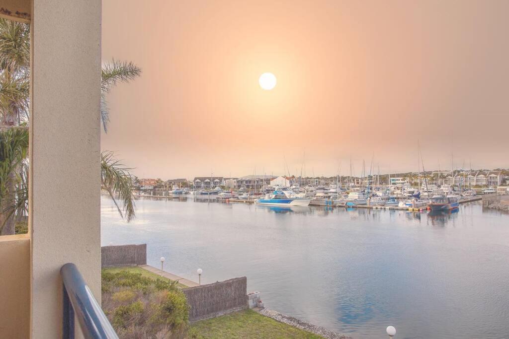 Waterfront Townhouse - Picturesque Marina Views Port Lincoln Exterior foto