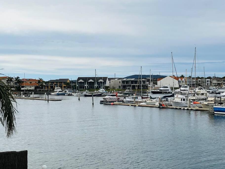 Waterfront Townhouse - Picturesque Marina Views Port Lincoln Exterior foto