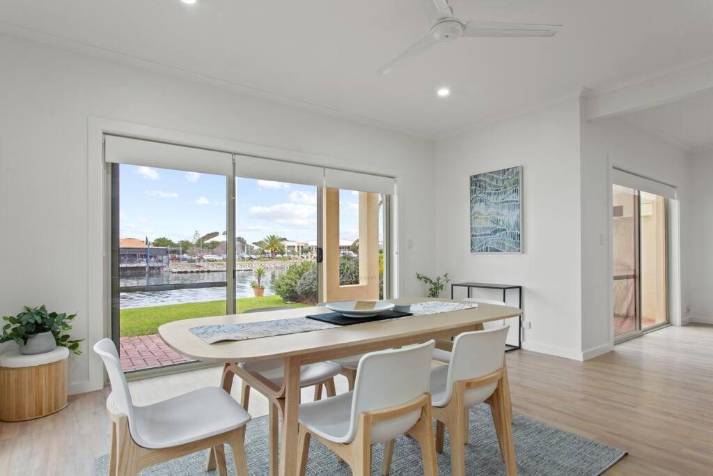 Waterfront Townhouse - Picturesque Marina Views Port Lincoln Exterior foto